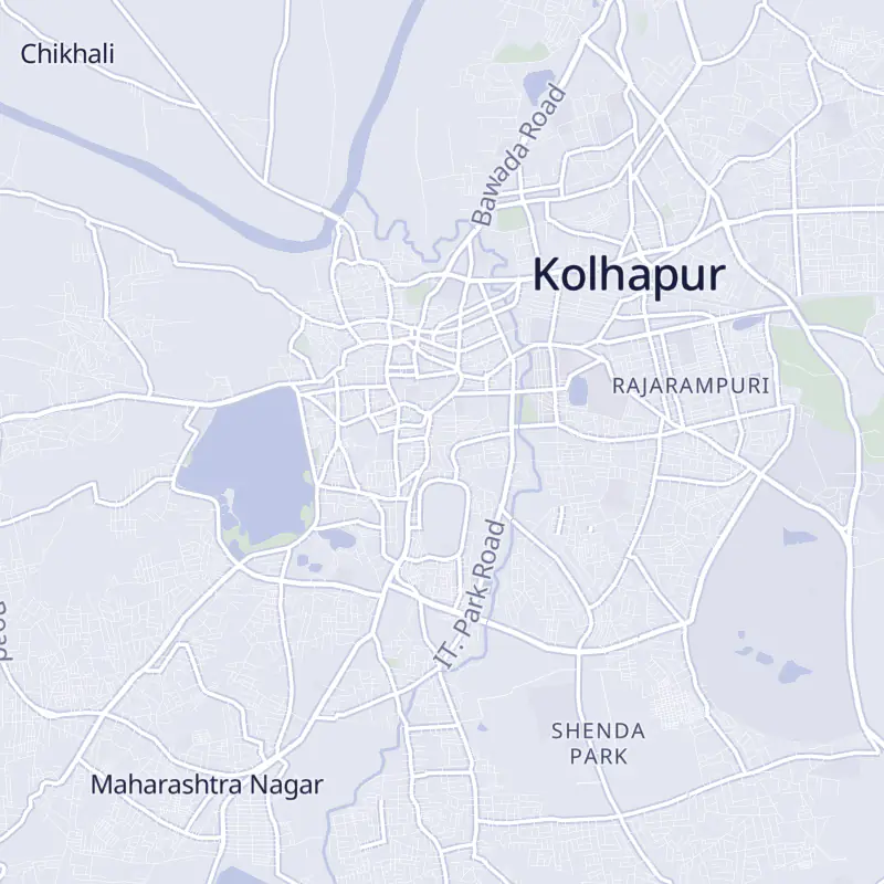 Street map of Kolhapur with 8 numbered pins, one for each clinic in the list.
