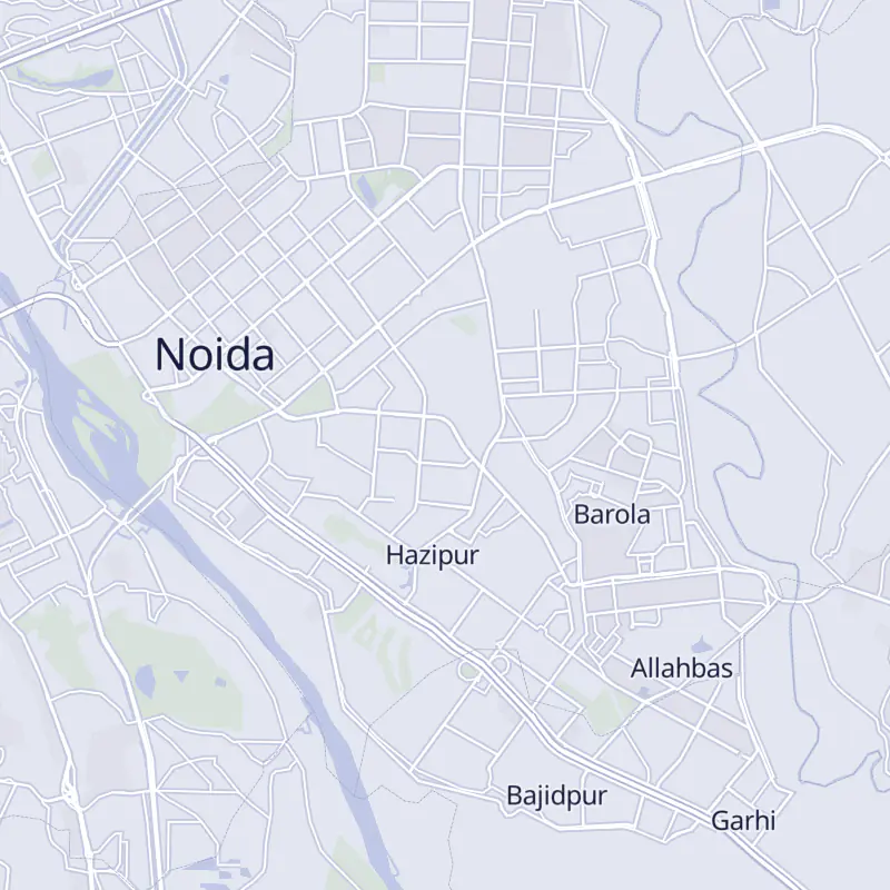Street map of Noida with 18 numbered pins, one for each clinic in the list.